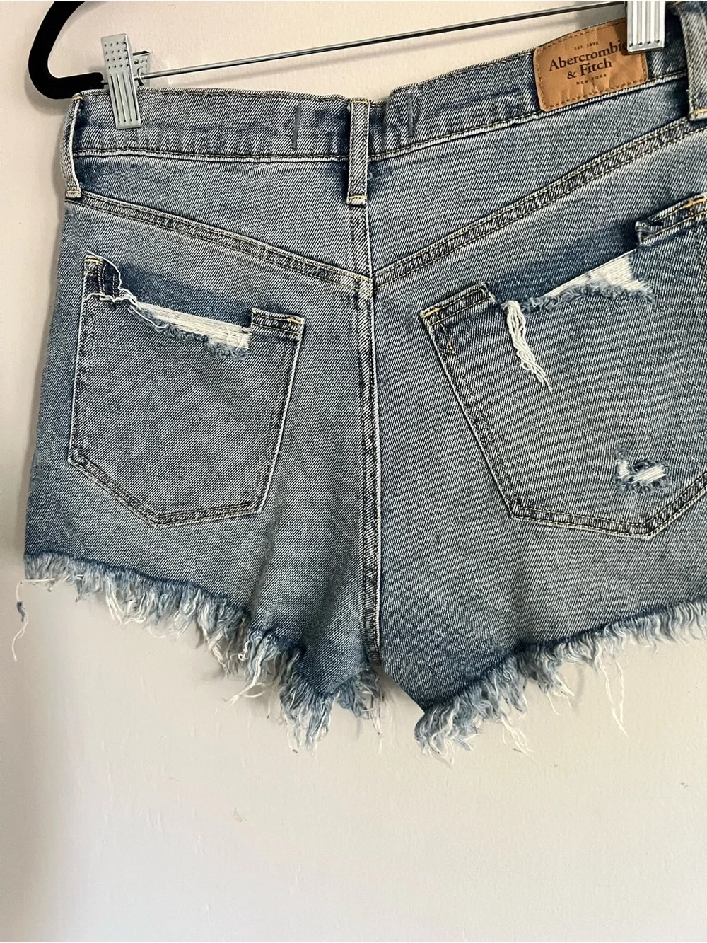 Abercrombie & Fitch High Rise Distressed Raw Hem Denim Shorts NWT Sz27
